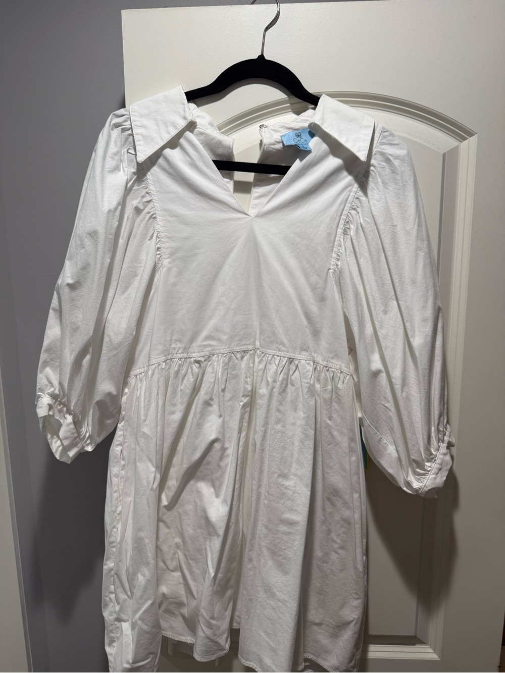 CeCe White V-Neck Puff Sleeve Casual Dress